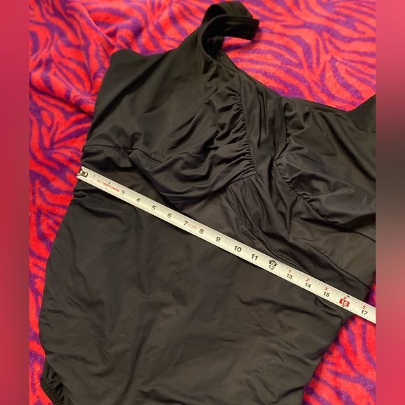 Land’s end black one piece tummy control swimsuit - Picture 4 of 9